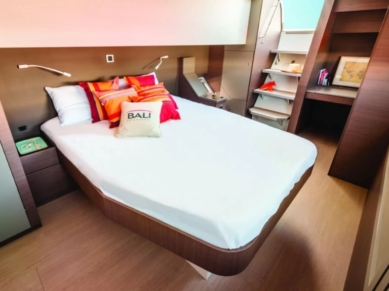 Katamaran mieten in Saint George's zum besten Preis