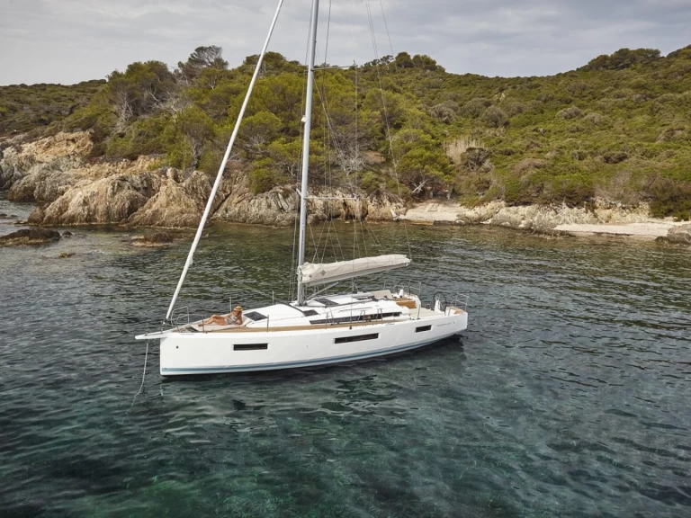 Ein Jeanneau Sun Odyssey 440 mieten in Göcek