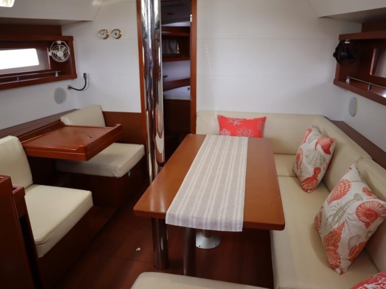 Vermietung Segelboot Bénéteau mit Führerschein