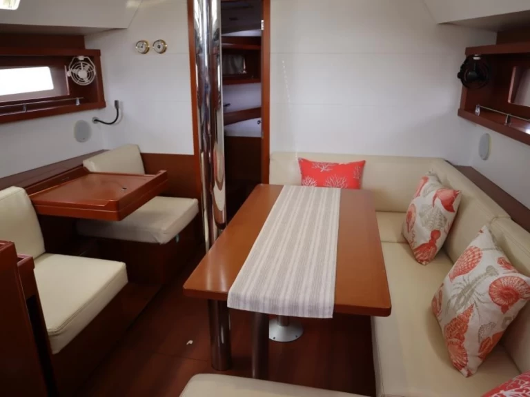 Vermietung Segelboot Bénéteau mit Führerschein