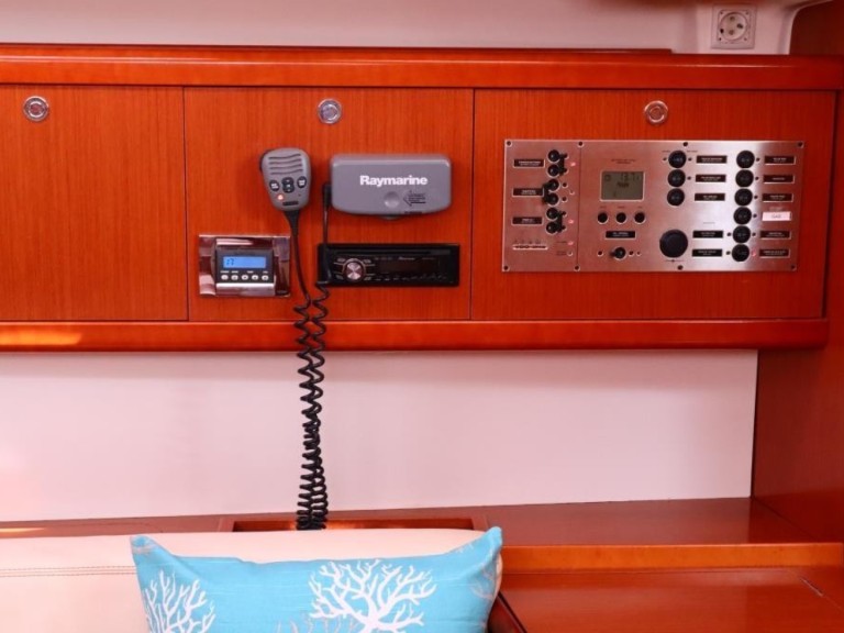 Segelboot mit oder ohne Skipper Bénéteau mieten in Álimos