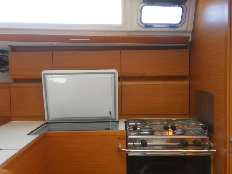 YachtCharter in Álimos - Jeanneau Sun Odyssey 449 auf SamBoat