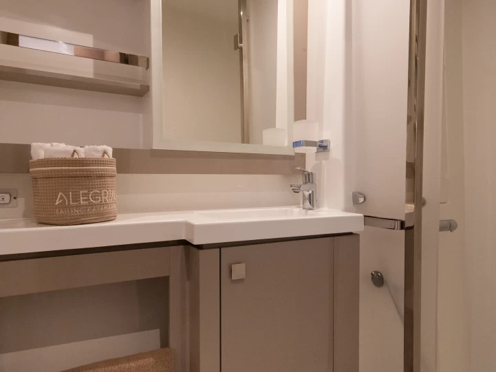 Katamaran mieten in Adámas zum besten Preis