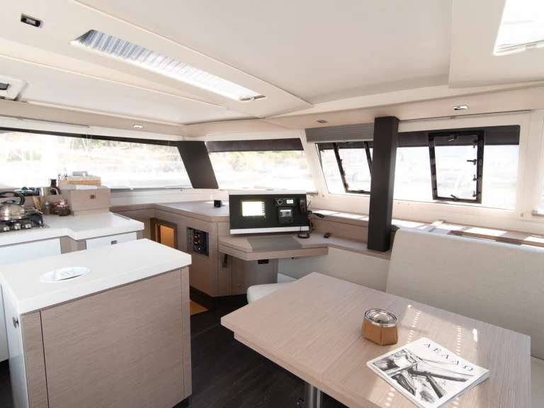 YachtCharter in Adámas - Fountaine Pajot Saona 47 auf SamBoat
