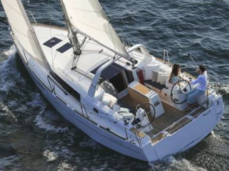 Ein Bénéteau OCEANIS 35.1 MALILU mieten in Toulon