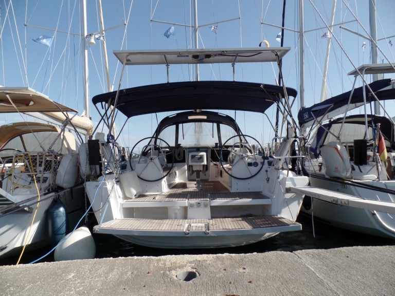 Segelboot mit oder ohne Skipper Dufour mieten in Gouviá