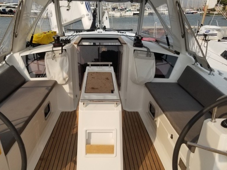Ein Bénéteau Oceanis 38.1 mieten in Fethiye