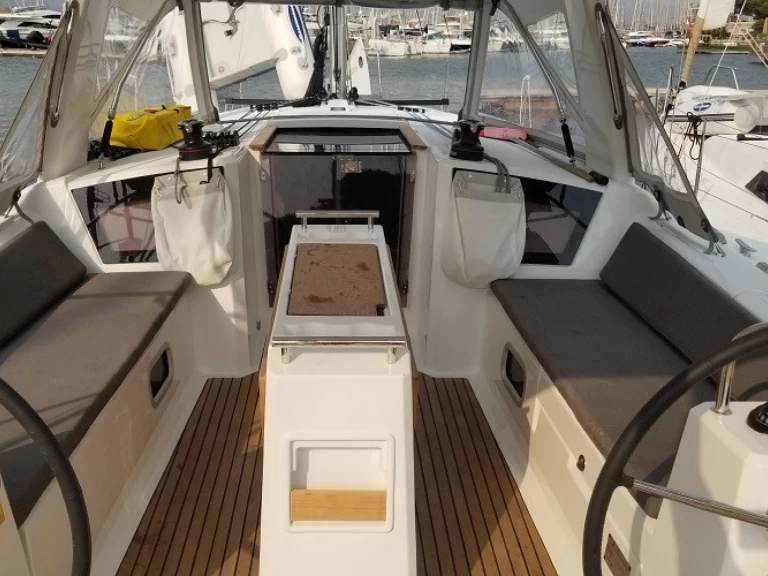 Ein Bénéteau Oceanis 38.1 mieten in Fethiye