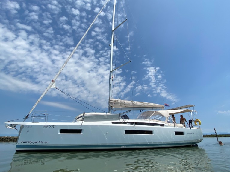 Ein Jeanneau Sun Odyssey 440 mieten in Marina Veruda