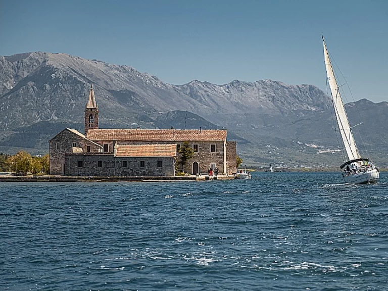 Bavaria Cruiser 46 mieten Kotor