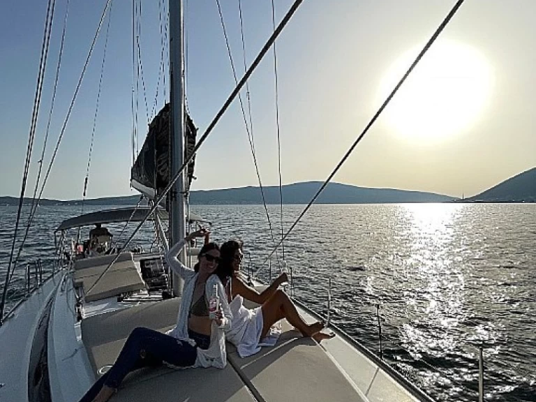 Ein Bavaria Cruiser 46 mieten in Kotor