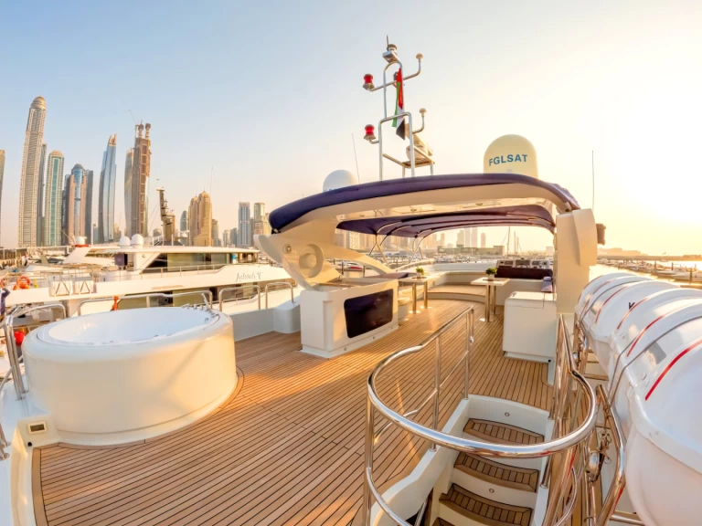 Yacht mieten in Dubai Marina zum besten Preis