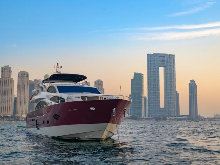 KONA 110 mieten Dubai Marina