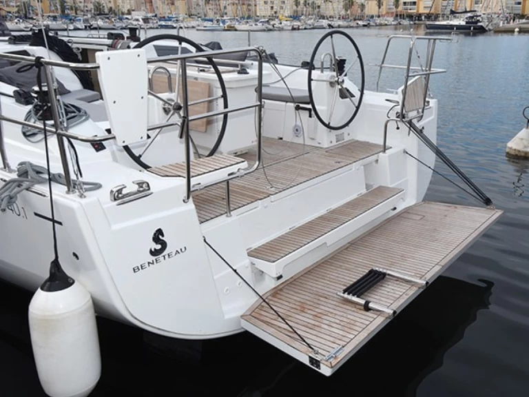 Segelboot mieten in Le Marin - Bénéteau Oceanis 40.1 - Beneteau - First Line