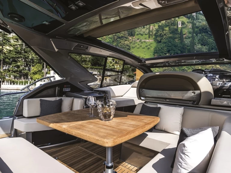 Boot mieten Neapel günstig Cranchi M44 HT