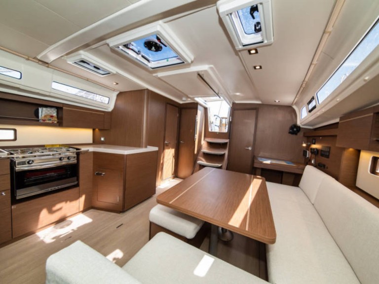 Bénéteau Oceanis 40.1 mieten Lefkáda