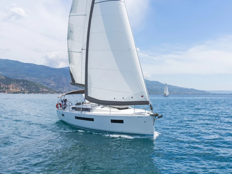 Ein Jeanneau Sun Odyssey 490 mieten in Lefkáda