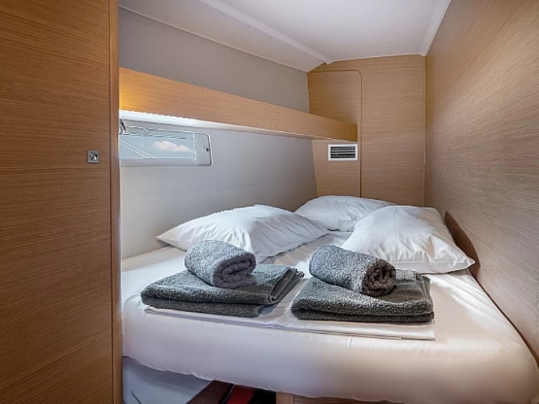 Segelboot mieten in Lefkáda zum besten Preis