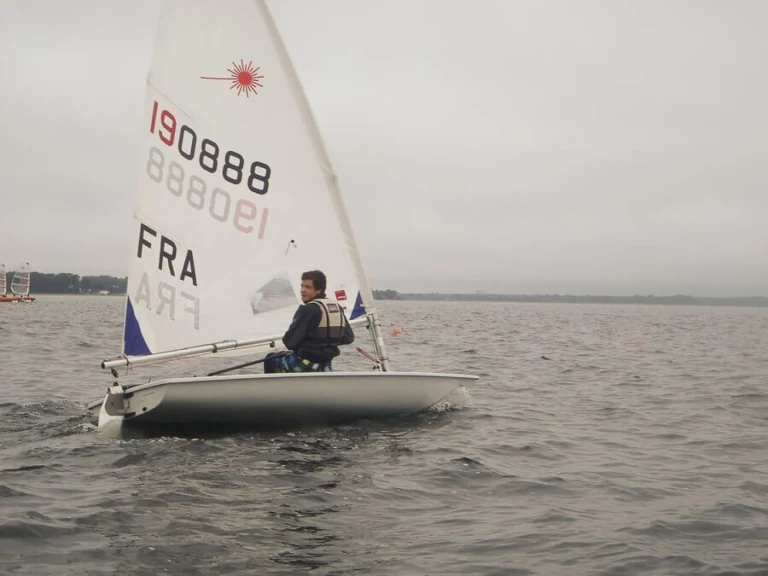 Ein LASER PERFORMANCE Laser Solo mieten in Carnac