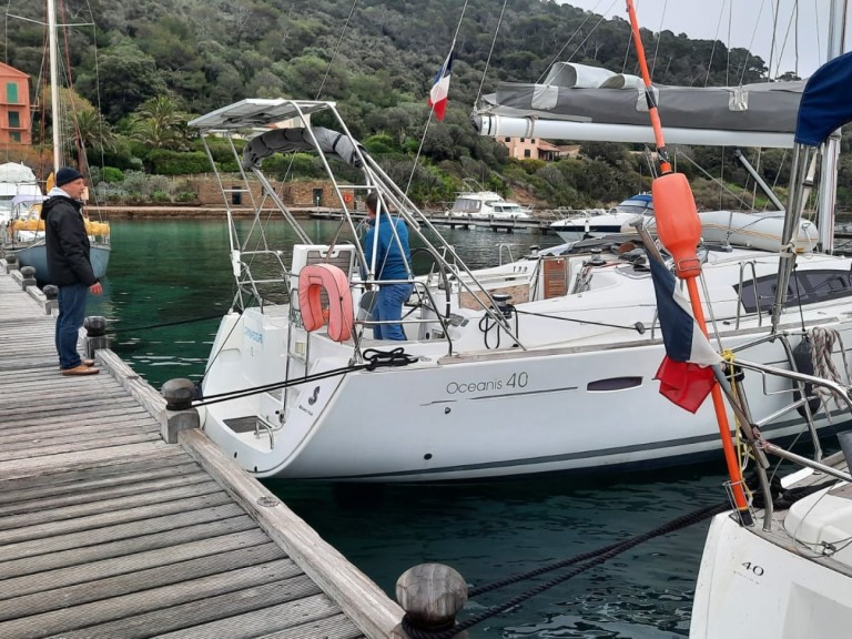 Bootsverleih Bénéteau Oceanis 40 Bormes-les-Mimosas Samboat