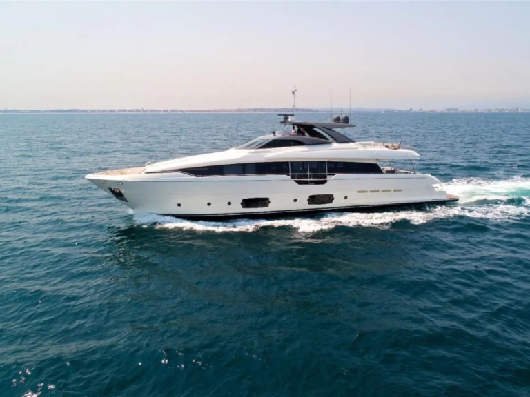 Vermietung Yacht Ferretti mit Führerschein