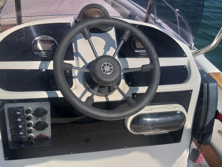 Motorboot mit oder ohne Skipper Saver mieten in La Spezia