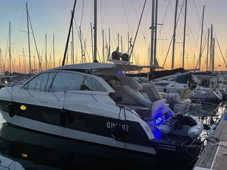 Bootsverleih Rio Yachts 42 Air Nettuno Samboat
