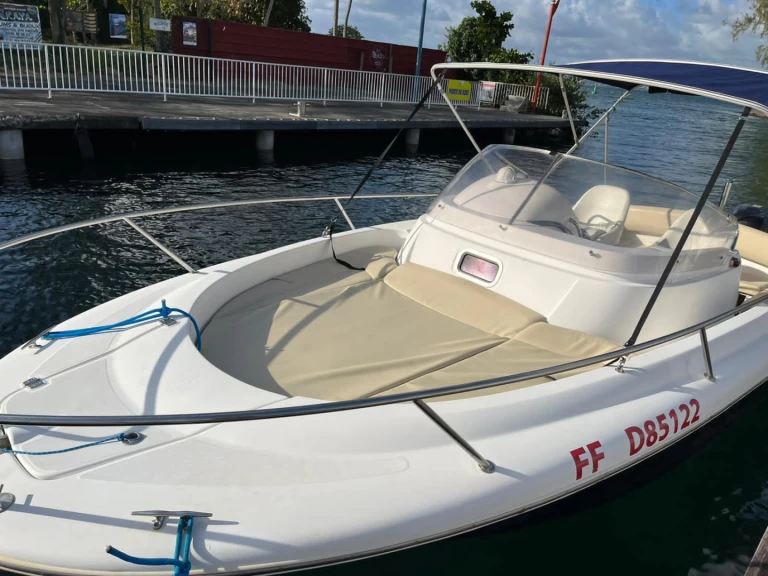 YachtCharter in Les Trois-Îlets - Jeanneau Cap Camarat 715 WA auf SamBoat