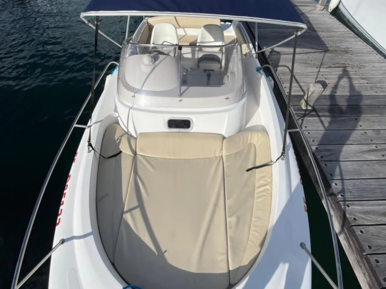 Ein Jeanneau Cap Camarat 715 WA mieten in Les Trois-Îlets