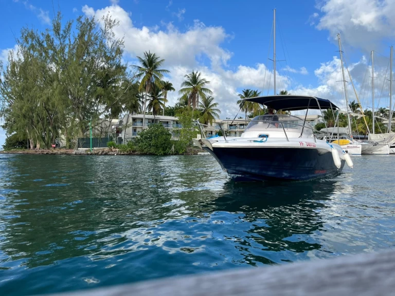 Boot mieten Les Trois-Îlets günstig Cap Camarat 715 WA