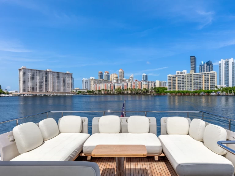 Ein Azimut Azimut 66 mieten in Miami