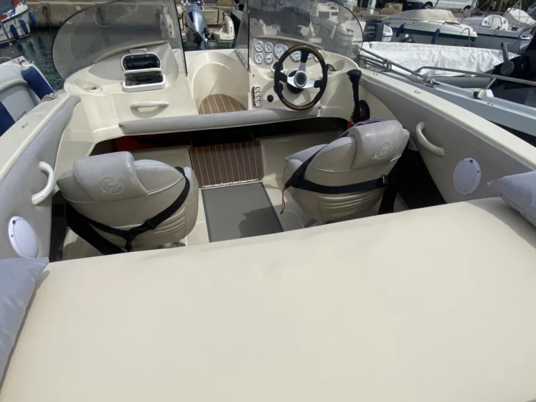 Motorboot mit oder ohne Skipper Quicksilver mieten in Chantecoq