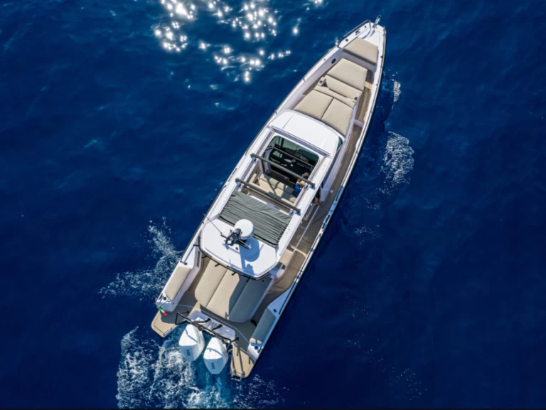 Boot mieten Porto-Vecchio günstig Axopar 37 T-Top