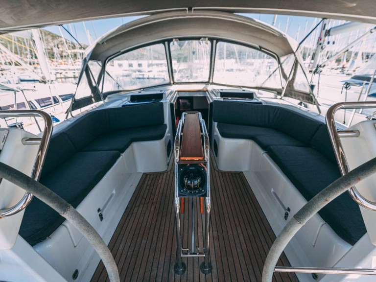 Segelboot mieten in Seget Donji zum besten Preis