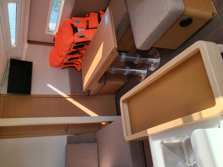 Ein Jeanneau Sun Odyssey 410 mieten in Biograd na Moru