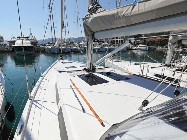 Segelboot mit oder ohne Skipper Hanse mieten in Šibenik
