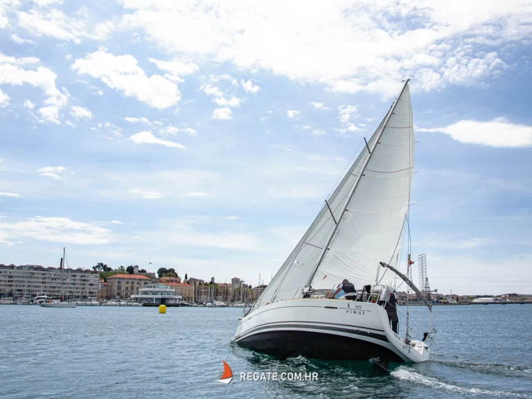 Segelboot mit oder ohne Skipper Bénéteau mieten in Pula
