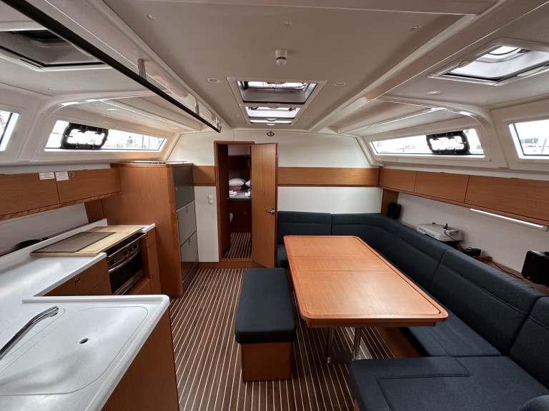 Segelboot mit oder ohne Skipper Bavaria mieten in Álimos