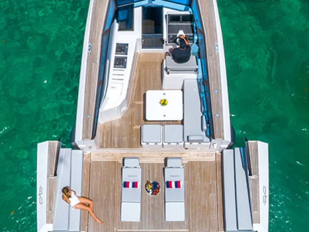 Motorboot mit oder ohne Skipper EVO Yachts mieten in Bonifacio
