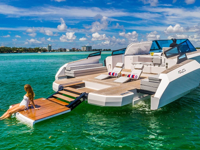 Vermietung Motorboot EVO Yachts mit Führerschein