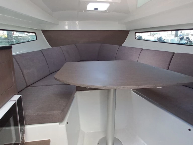 Bootsverleih Bénéteau Beneteau Flyer 8 Sundeck Punat Samboat