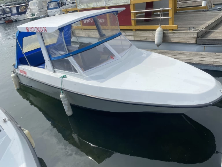 Ein Tagescharter Lotus mieten in Waren (Müritz)