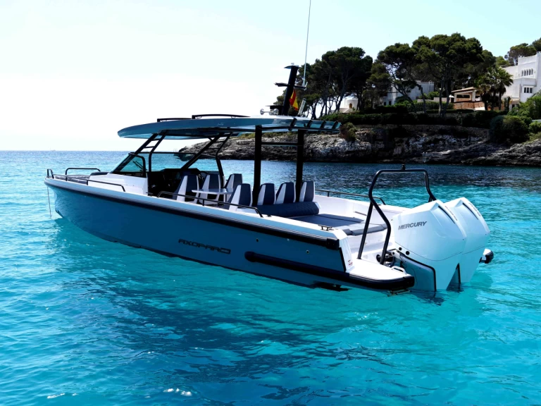 Ein Axopar 37 Sun Top Brabus line mieten in Cala d'Or