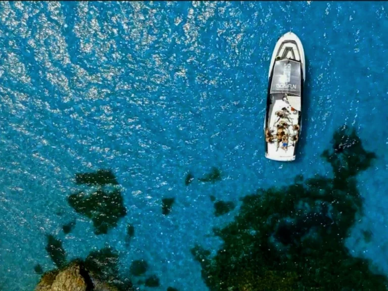 Vermietung Motorboot Custom Made mit Führerschein