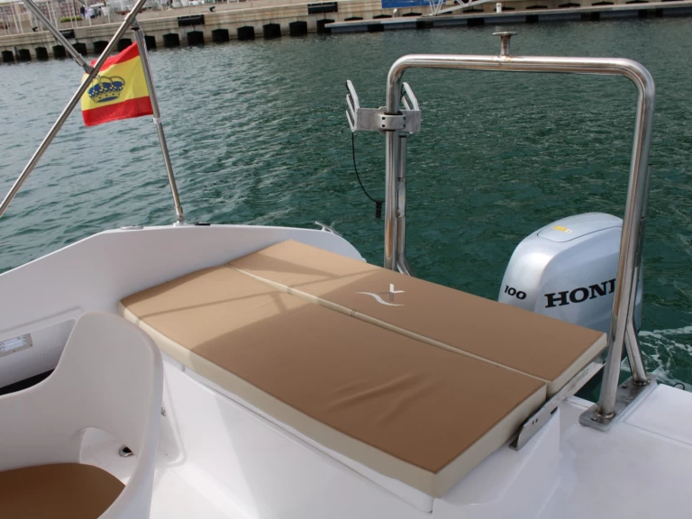 Motorboot mit oder ohne Skipper Astilux mieten in Valencia