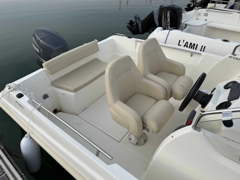 Ein Jeanneau Cap Camarat 555 Style mieten in Quiberon