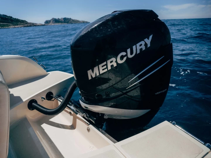 Invictus  Invictus 240 CX mieten Marseille