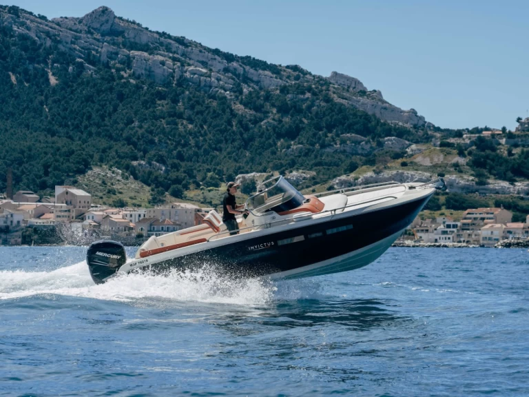 Boot mieten Marseille günstig Invictus 240 CX
