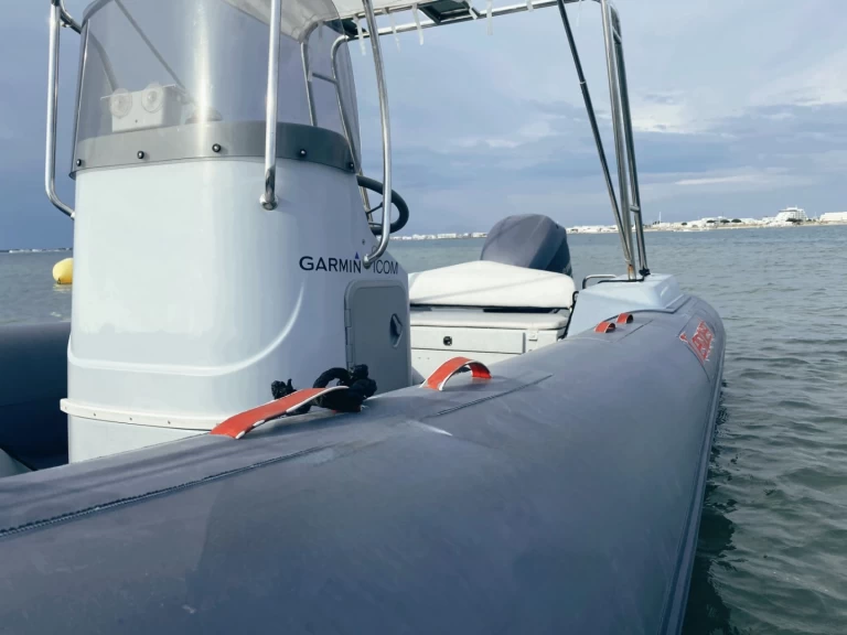 Schlauchboot mit oder ohne Skipper Capelli mieten in Port-Camargue