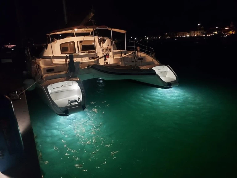 Katamaran mieten in Izola zum besten Preis